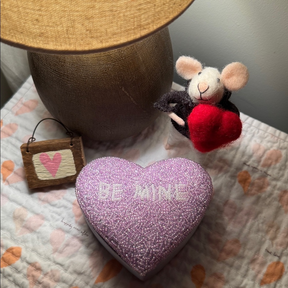 Beaded 💜 Box - Picture 5 of 12